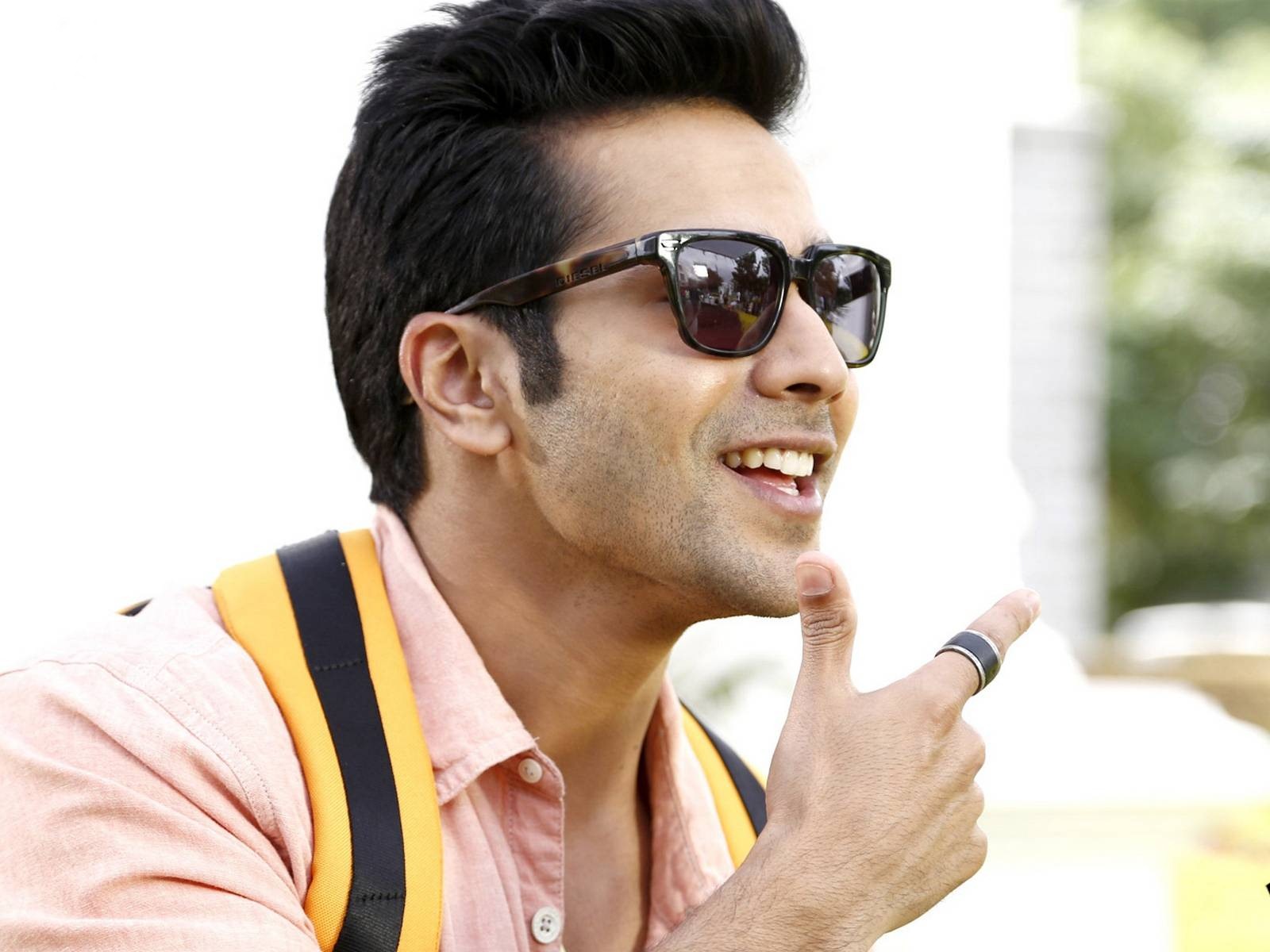 Varun Dhawan HD Wallpapers - Movie HD Wallpapers