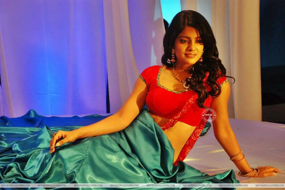 Kanna Laddu Thinna Aasaiya Actress Vishakha Singh