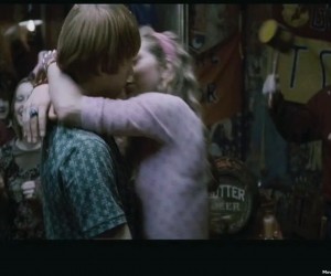 Ron and Lavender Kissing in Half Blood Prince