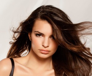 Emily Ratajkowski HD Wallpapers