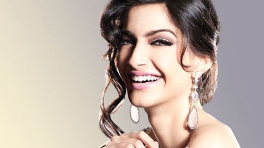 Sonam Kapoor HD Wallpapers