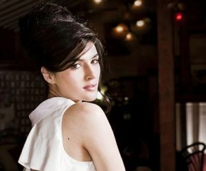 Kriti Sanon Wallpapers