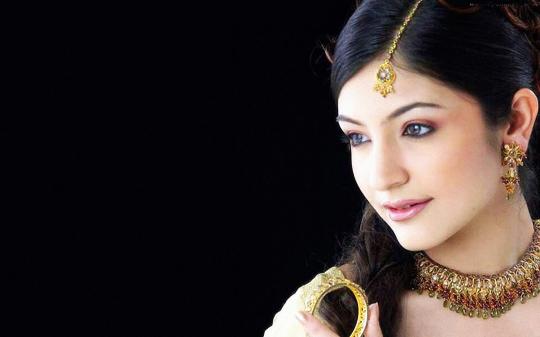 Anushka Sharma HD Wallpapers