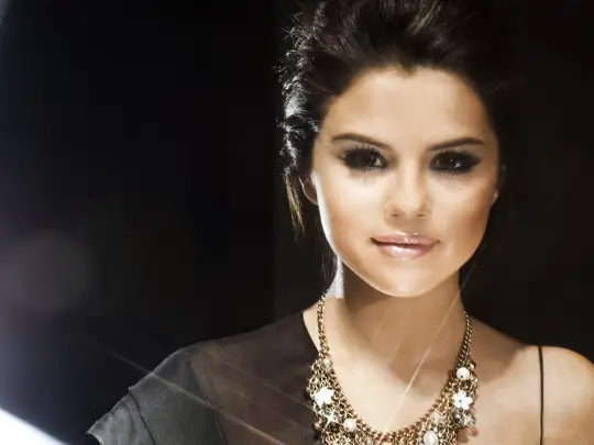 Selena Gomez HD Wallpapers