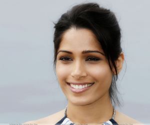 Freida Pinto HD Wallpapers