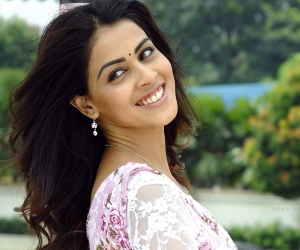 Genelia D'Souza HD Wallpapers