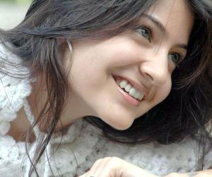 Anushka Sharma HD Wallpapers