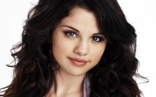 Selena Gomez HD Wallpapers