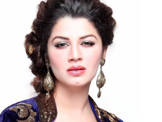 Kainaat Arora HD Wallpapers