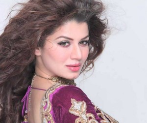 Kainaat Arora HD Wallpapers