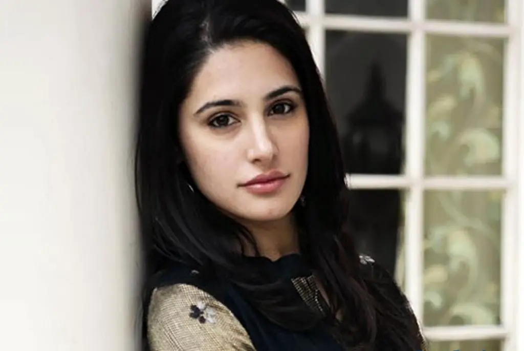 Nargis Fakhri HD Wallpapers