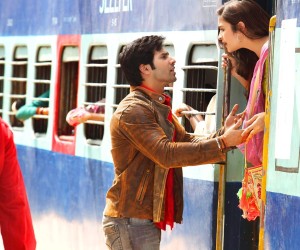 Humpty Sharma Ki Dulhania Train Situation Stills